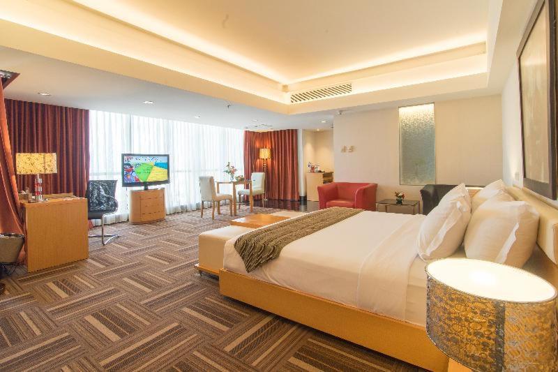 Merlynn Park Hotel Jakarta Phòng bức ảnh